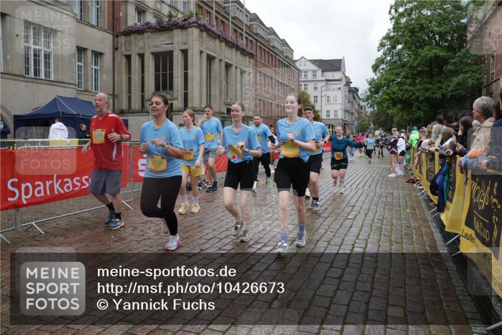 13.09.2026 - Kiel Lauf Yannick Fuchs http://msf.ph/oto/10426673 13.09.2026 11:04:59 Ziel 1056, 1861, 2093, 2142, 2804, 4211, 4391, 5021, 6393, 8149, 9330, 9647, 10003, 10138, 10217, 10484, 10679, 11948, 12406, 12472, 567, 711, 1228, 1289, 1431, 1554, 2298, 2662, 2750, 2758, 3140, 3141, 4155, 4200, 4758, 4759, 4870, 5963, 6443, 6752, 7157, 8697, 8950, 8951, 8956, 9067, 9667, 9815, 9818, 9980, 9987, 10016, 10593, 11906, 12252, 12438, 12826, 1186, 2308, 3159, 3284, 4262, 5002, 6447, 7860, 8124, 8949, 11094, 11341, 1554, 2298, 3963 meine-sportfotos.de