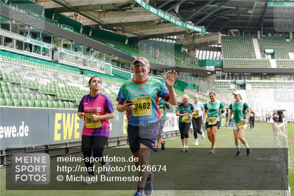 13.09.2026 - 21. swb-Marathon Bremen Michael Burmester http://msf.ph/oto/10426674 13.09.2026 10:49:54 Laufen im Stadion 10413, 10627, 10667, 10710, 10754, 11031, 11254, 11266, 11541, 11712, 11780, 11851, 11942, 11980, 12440, 10137, 10161, 10202, 10242, 10349, 10430, 10472, 10524, 10535, 10651, 10895, 10933, 10970, 11050, 11181, 11200, 11244, 11296, 11309, 11367, 11457, 11529, 11530, 11546, 11573, 11574, 11579, 11639, 11675, 11709, 11760, 11821, 12153, 12177, 12178 meine-sportfotos.de