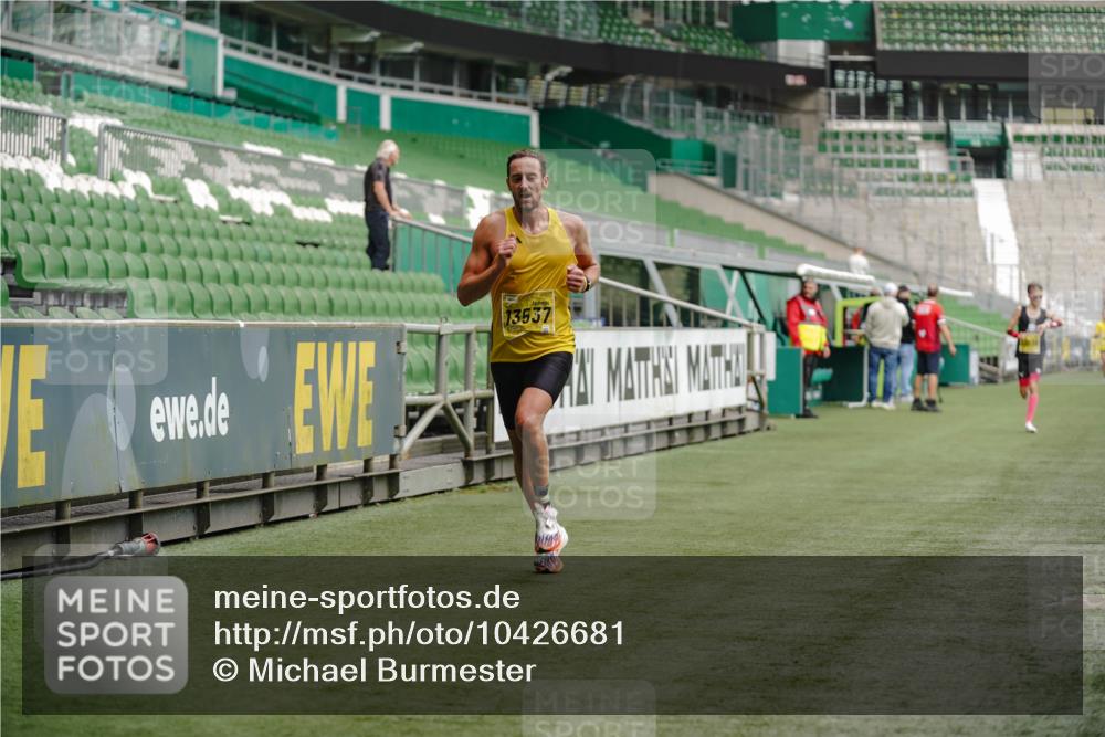 13.09.2026 - 21. swb-Marathon Bremen Michael Burmester http://msf.ph/oto/10426681 13.09.2026 10:17:08 Laufen im Stadion 10597, 12272, 12458, 13501, 13504, 13510, 13515, 13517, 13522, 13542, 13547, 13561, 13567, 13569, 13576, 13579, 13603, 13604, 13623, 13635 meine-sportfotos.de