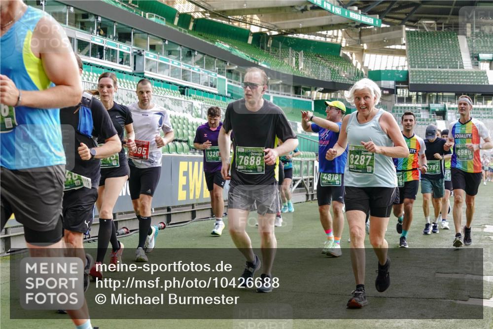 13.09.2026 - 21. swb-Marathon Bremen Michael Burmester http://msf.ph/oto/10426688 13.09.2026 13:25:17 Laufen im Stadion 137, 182, 213, 294, 505, 530, 543, 548, 645, 721, 723, 739, 743, 752, 815, 818, 966, 1273, 1283, 1410, 1443, 1459, 1463, 1471, 1487, 1491, 1504, 1515, 1530, 1561, 1618, 1744, 1828, 1830, 1944, 1953, 2058, 2059, 2095, 2211, 2252, 2267, 2271, 2298, 2308, 2312, 2323, 2354, 2382, 2384, 2465, 2483, 2497, 2503, 2506, 2554, 2571, 2591, 2644, 2675, 2752, 2762, 2776, 2833, 2878, 2896, 2981, 3005, 3062, 3097, 3142, 3172, 3211, 3259, 3298, 3306, 3312, 3329, 3381, 3390 meine-sportfotos.de