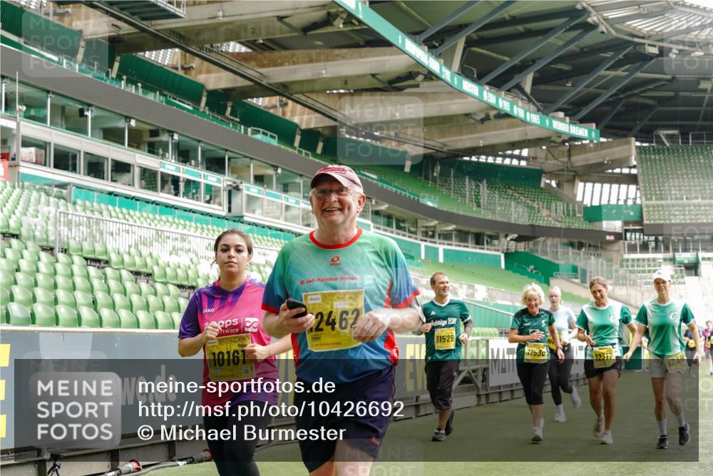 13.09.2026 - 21. swb-Marathon Bremen Michael Burmester http://msf.ph/oto/10426692 13.09.2026 10:49:55 Laufen im Stadion 10413, 10627, 10667, 10710, 10754, 11031, 11254, 11266, 11541, 11712, 11780, 11851, 11942, 11980, 12440, 10137, 10161, 10202, 10242, 10349, 10430, 10472, 10524, 10535, 10651, 10895, 10933, 10970, 11050, 11181, 11244, 11296, 11309, 11367, 11457, 11529, 11530, 11546, 11573, 11574, 11579, 11639, 11675, 11709, 11760, 11821, 12153, 12177, 12178 meine-sportfotos.de