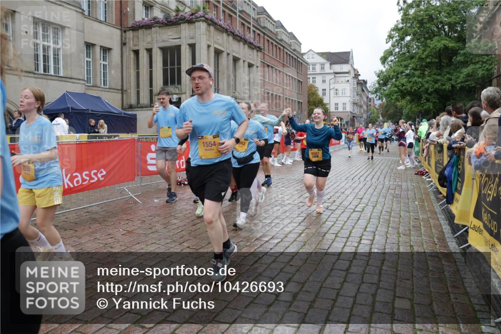 13.09.2026 - Kiel Lauf Yannick Fuchs http://msf.ph/oto/10426693 13.09.2026 11:05:00 Ziel 1056, 1861, 2093, 2142, 2804, 4211, 4391, 5021, 6393, 8149, 9330, 9605, 9647, 10003, 10138, 10217, 10484, 10679, 11948, 12406, 12472, 567, 711, 1228, 1289, 1431, 1554, 2298, 2662, 2750, 2758, 3140, 3141, 4155, 4200, 4758, 4759, 4870, 5963, 6443, 6752, 7157, 8697, 8950, 8951, 8956, 9067, 9667, 9815, 9818, 9980, 9987, 10016, 10593, 11906, 12252, 12438, 12826, 1186, 1476, 2070, 2308, 3159, 3284, 4262, 5002, 6447, 7386, 7716, 7860, 8124, 8949, 11094, 11341, 567, 1554, 2298 meine-sportfotos.de