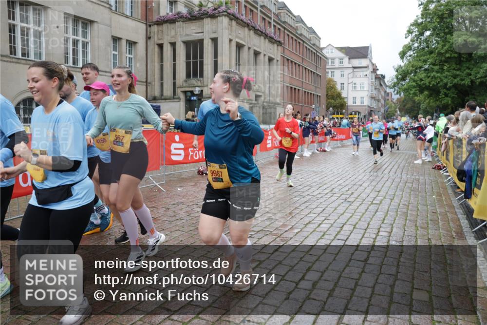 13.09.2026 - Kiel Lauf Yannick Fuchs http://msf.ph/oto/10426714 13.09.2026 11:05:02 Ziel 1056, 1861, 2093, 2142, 2308, 2804, 4211, 4262, 4391, 5021, 6393, 8149, 9330, 9605, 9647, 10003, 10138, 10484, 10679, 11948, 12406, 567, 711, 1056, 1228, 1289, 1431, 2298, 2662, 2758, 2804, 4155, 4200, 4211, 4758, 4759, 4870, 5963, 6443, 6752, 7157, 8697, 8950, 8951, 8956, 9067, 9667, 9815, 9818, 9987, 10016, 10217, 10593, 11906, 12252, 12438, 12472, 12826, 1186, 1476, 2070, 3159, 3284, 5002, 6447, 7386, 7716, 7860, 8124, 8949, 10133, 11094, 11341, 567, 1554, 2298, 2758 meine-sportfotos.de
