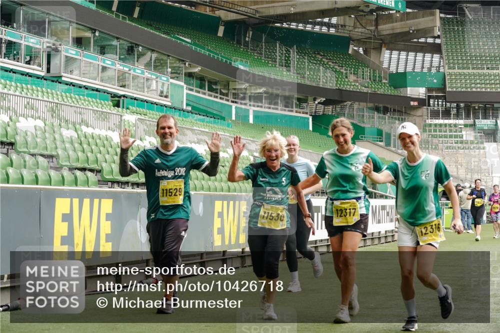 13.09.2026 - 21. swb-Marathon Bremen Michael Burmester http://msf.ph/oto/10426718 13.09.2026 10:49:56 Laufen im Stadion 10413, 10627, 10667, 10710, 10754, 11031, 11254, 11266, 11541, 11712, 11780, 11851, 11942, 11980, 12440, 10161, 10202, 10242, 10349, 10430, 10472, 10524, 10535, 10651, 10895, 10933, 10970, 11050, 11181, 11244, 11296, 11309, 11367, 11457, 11529, 11530, 11546, 11573, 11574, 11579, 11639, 11675, 11709, 11760, 11821, 12153, 12177, 12178 meine-sportfotos.de