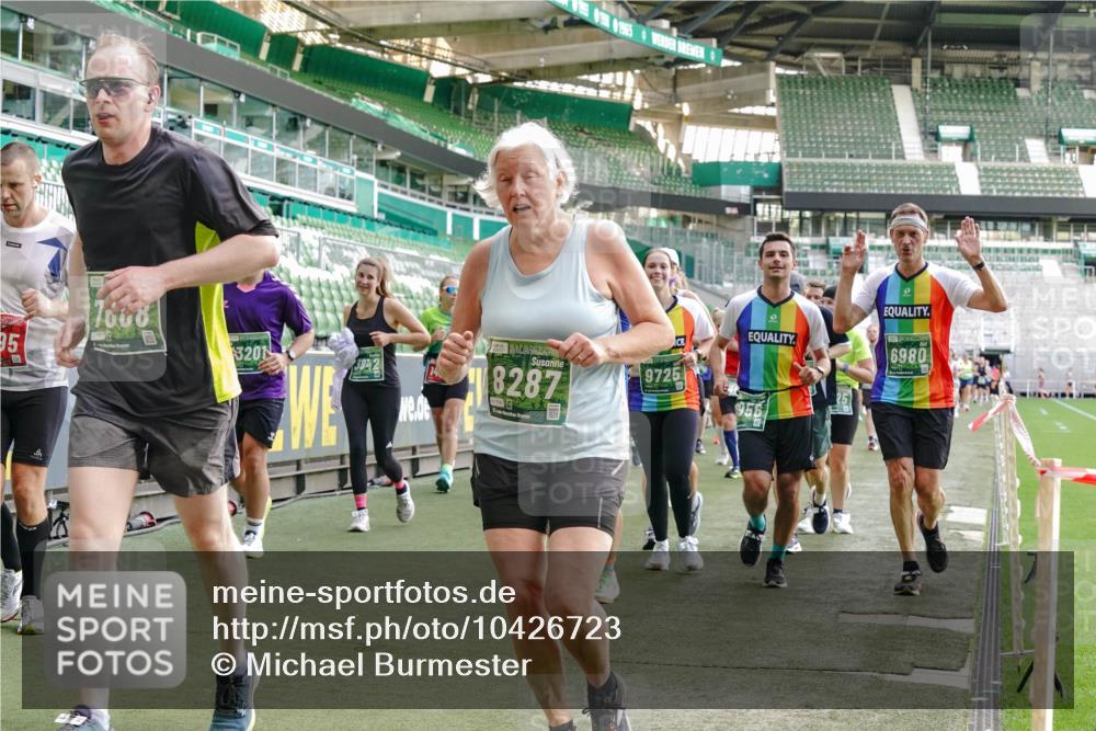 13.09.2026 - 21. swb-Marathon Bremen Michael Burmester http://msf.ph/oto/10426723 13.09.2026 13:25:18 Laufen im Stadion 137, 182, 213, 294, 505, 530, 543, 548, 645, 723, 739, 743, 752, 815, 818, 966, 1273, 1283, 1410, 1443, 1459, 1463, 1471, 1487, 1491, 1504, 1515, 1530, 1561, 1618, 1744, 1828, 1830, 1944, 1953, 2058, 2059, 2095, 2211, 2252, 2267, 2271, 2298, 2308, 2312, 2323, 2354, 2382, 2384, 2465, 2483, 2497, 2503, 2506, 2554, 2571, 2591, 2644, 2656, 2675, 2752, 2762, 2776, 2833, 2878, 2896, 2981, 3005, 3062, 3097, 3142, 3172, 3211, 3259, 3298, 3306, 3312, 3329, 3381, 3390, 3433 meine-sportfotos.de