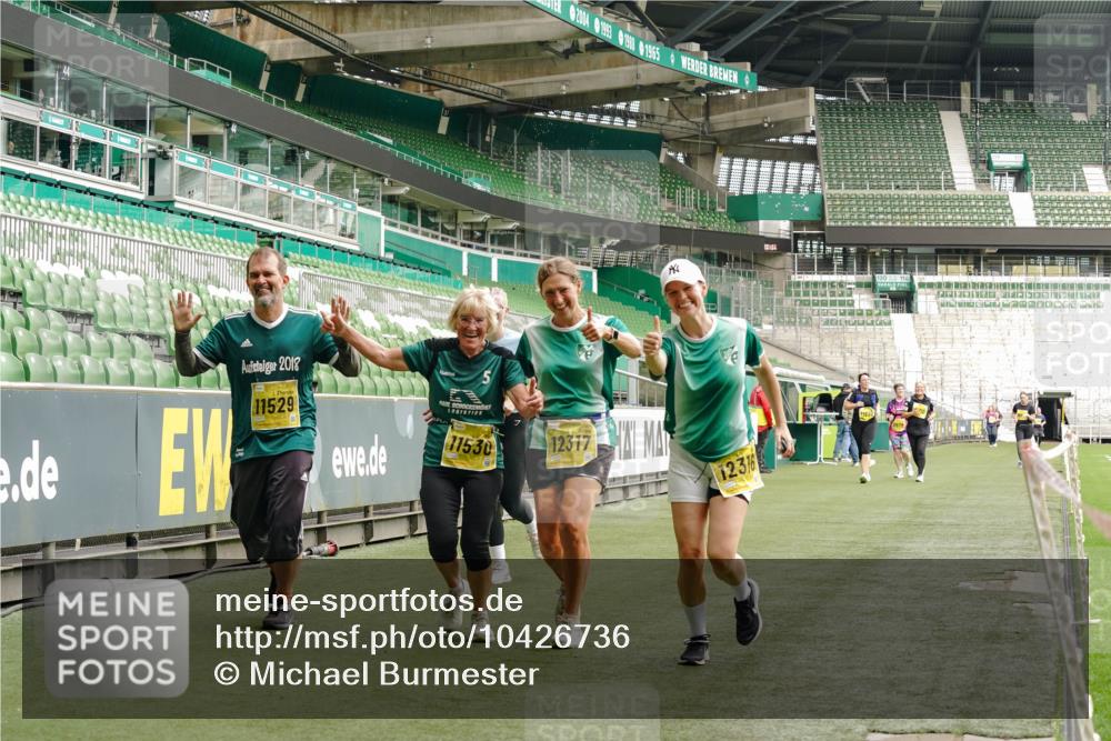 13.09.2026 - 21. swb-Marathon Bremen Michael Burmester http://msf.ph/oto/10426736 13.09.2026 10:49:57 Laufen im Stadion 10413, 10627, 10667, 10710, 10754, 11031, 11254, 11266, 11541, 11712, 11780, 11851, 11942, 11980, 12440, 10161, 10202, 10242, 10349, 10430, 10472, 10524, 10535, 10651, 10895, 10933, 10970, 11050, 11181, 11244, 11296, 11309, 11367, 11457, 11529, 11530, 11546, 11573, 11574, 11579, 11639, 11675, 11709, 11760, 11821, 12153, 12177, 12178 meine-sportfotos.de