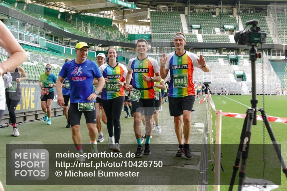 13.09.2026 - 21. swb-Marathon Bremen Michael Burmester http://msf.ph/oto/10426750 13.09.2026 13:25:19 Laufen im Stadion 182, 213, 294, 505, 530, 543, 548, 645, 723, 739, 743, 752, 815, 818, 966, 1273, 1283, 1410, 1443, 1459, 1463, 1471, 1487, 1491, 1504, 1515, 1530, 1561, 1618, 1744, 1828, 1830, 1944, 1953, 2058, 2059, 2095, 2211, 2252, 2267, 2271, 2298, 2308, 2312, 2323, 2354, 2382, 2384, 2465, 2483, 2497, 2506, 2554, 2571, 2591, 2644, 2656, 2675, 2752, 2762, 2776, 2833, 2878, 2896, 2981, 3005, 3062, 3097, 3142, 3172, 3211, 3259, 3298, 3306, 3312, 3329, 3381, 3390, 3433 meine-sportfotos.de