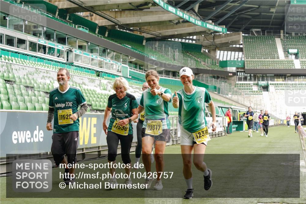13.09.2026 - 21. swb-Marathon Bremen Michael Burmester http://msf.ph/oto/10426757 13.09.2026 10:49:58 Laufen im Stadion 10413, 10627, 10667, 10710, 10754, 11031, 11254, 11266, 11541, 11712, 11780, 11851, 11942, 11980, 12440, 10161, 10202, 10242, 10349, 10430, 10472, 10524, 10535, 10651, 10895, 10933, 10970, 11050, 11181, 11244, 11296, 11309, 11367, 11457, 11529, 11530, 11546, 11573, 11574, 11579, 11639, 11675, 11709, 11760, 11821, 12153, 12177, 12178 meine-sportfotos.de