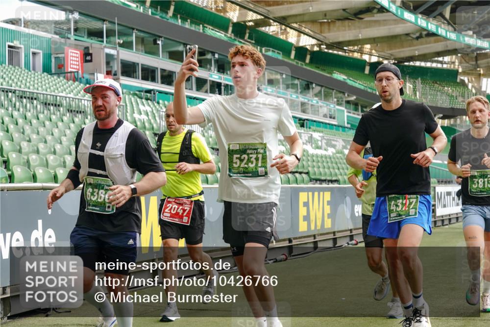 13.09.2026 - 21. swb-Marathon Bremen Michael Burmester http://msf.ph/oto/10426766 13.09.2026 13:02:17 Laufen im Stadion 150, 242, 282, 318, 440, 531, 687, 722, 930, 936, 946, 1006, 1067, 1163, 1250, 1436, 1448, 1460, 1582, 1611, 1896, 2033, 2047, 2062, 2276, 2292, 2345, 2364, 2370, 2378, 2409, 2421, 2485, 2491, 2513, 2560, 2561, 2627, 2638, 2666, 2668, 2779, 2900, 2987, 3013, 3044, 3114, 3163, 3164, 3187, 3248, 3258, 3294, 3334, 3372, 3374, 3375, 3392, 3496, 3524, 3526, 3527, 3576, 3585, 3603, 3667, 3721, 3806, 3852, 3893, 3938, 3970, 3983, 4000, 4077, 4133, 4506, 4558 meine-sportfotos.de