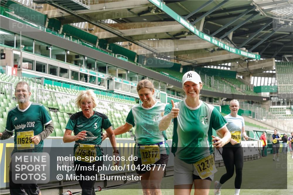 13.09.2026 - 21. swb-Marathon Bremen Michael Burmester http://msf.ph/oto/10426777 13.09.2026 10:49:59 Laufen im Stadion 10413, 10627, 10667, 10710, 10754, 11031, 11254, 11266, 11541, 11712, 11780, 11851, 11942, 11980, 12440, 10161, 10202, 10242, 10349, 10430, 10472, 10524, 10535, 10651, 10895, 10933, 10970, 11050, 11181, 11244, 11296, 11309, 11367, 11457, 11529, 11530, 11546, 11573, 11574, 11579, 11639, 11675, 11709, 11760, 11821, 12153, 12177, 12178 meine-sportfotos.de