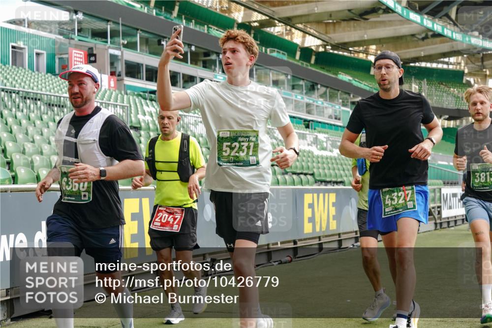 13.09.2026 - 21. swb-Marathon Bremen Michael Burmester http://msf.ph/oto/10426779 13.09.2026 13:02:18 Laufen im Stadion 150, 282, 318, 440, 531, 722, 930, 936, 946, 1006, 1067, 1163, 1250, 1436, 1448, 1460, 1582, 1611, 1896, 2033, 2047, 2062, 2276, 2292, 2345, 2364, 2370, 2378, 2409, 2421, 2485, 2491, 2513, 2560, 2561, 2627, 2638, 2666, 2668, 2779, 2900, 2987, 3013, 3044, 3114, 3163, 3164, 3187, 3248, 3258, 3294, 3334, 3372, 3374, 3375, 3392, 3496, 3524, 3526, 3527, 3576, 3585, 3603, 3667, 3721, 3806, 3852, 3893, 3938, 3970, 3983, 4000, 4077, 4133, 4506, 4558 meine-sportfotos.de
