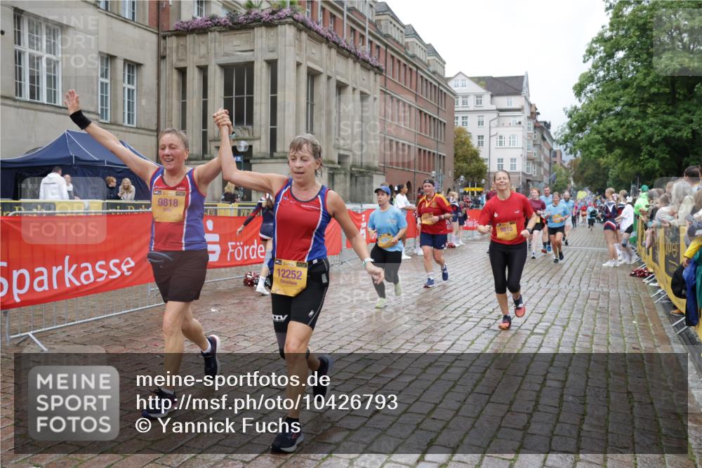 13.09.2026 - Kiel Lauf Yannick Fuchs http://msf.ph/oto/10426793 13.09.2026 11:05:12 Ziel 1186, 2142, 2308, 3159, 4262, 5002, 5021, 7860, 8124, 9605, 10003, 11094, 711, 1056, 1228, 1289, 1431, 1861, 2093, 2804, 4211, 4391, 5021, 5963, 6393, 6443, 6752, 8149, 8697, 9330, 9647, 9815, 9818, 10016, 10138, 10217, 10484, 10593, 10679, 11906, 11948, 12252, 12406, 12438, 12472, 1476, 1491, 2070, 2365, 3122, 3284, 3421, 5909, 6447, 7386, 7716, 7899, 8334, 8949, 10133, 11160, 11341, 4200, 4758, 4759, 8697, 8950, 8951, 9667, 12826 meine-sportfotos.de