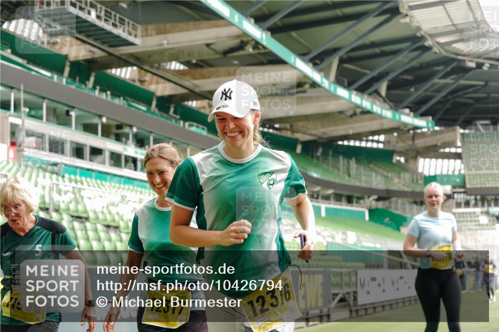 13.09.2026 - 21. swb-Marathon Bremen Michael Burmester http://msf.ph/oto/10426794 13.09.2026 10:50:00 Laufen im Stadion 10413, 10627, 10667, 10710, 10754, 11031, 11254, 11266, 11541, 11712, 11780, 11851, 11942, 11980, 12440, 10161, 10202, 10242, 10349, 10472, 10524, 10535, 10651, 10895, 10933, 10970, 11050, 11181, 11244, 11296, 11309, 11367, 11457, 11529, 11530, 11546, 11573, 11574, 11579, 11639, 11675, 11709, 11760, 11821, 12153, 12177, 12178 meine-sportfotos.de