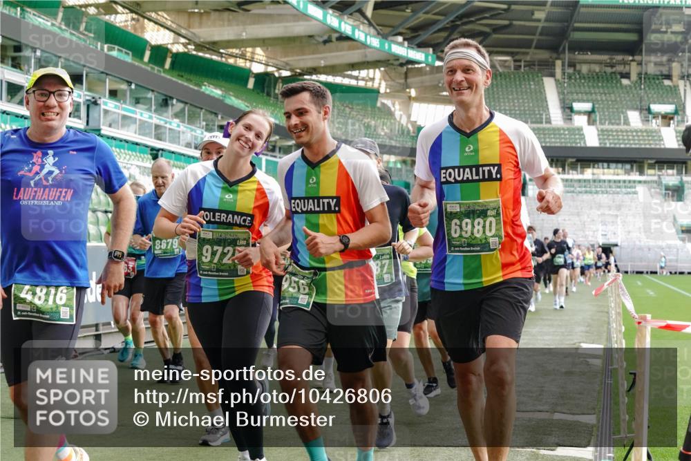 13.09.2026 - 21. swb-Marathon Bremen Michael Burmester http://msf.ph/oto/10426806 13.09.2026 13:25:21 Laufen im Stadion 213, 294, 505, 530, 543, 548, 645, 723, 739, 743, 752, 815, 818, 966, 1273, 1283, 1410, 1443, 1459, 1463, 1471, 1487, 1491, 1504, 1515, 1530, 1561, 1618, 1744, 1828, 1830, 1944, 1953, 2058, 2059, 2095, 2211, 2252, 2267, 2271, 2298, 2308, 2312, 2323, 2354, 2382, 2384, 2465, 2483, 2497, 2506, 2554, 2571, 2591, 2644, 2656, 2675, 2752, 2762, 2776, 2833, 2878, 2896, 2981, 3005, 3062, 3097, 3142, 3172, 3211, 3259, 3298, 3306, 3312, 3329, 3381, 3390, 3433 meine-sportfotos.de