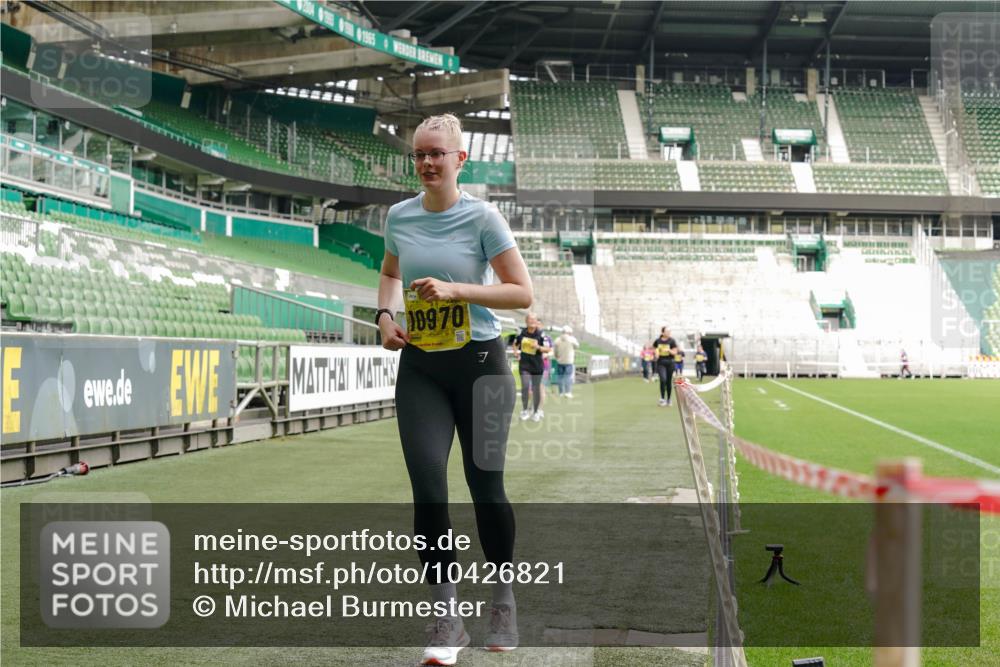 13.09.2026 - 21. swb-Marathon Bremen Michael Burmester http://msf.ph/oto/10426821 13.09.2026 10:50:01 Laufen im Stadion 10413, 10627, 10667, 10710, 10754, 11031, 11254, 11266, 11541, 11712, 11780, 11851, 11942, 11980, 12440, 10161, 10202, 10242, 10349, 10472, 10524, 10535, 10651, 10895, 10933, 10970, 11050, 11181, 11244, 11296, 11309, 11367, 11457, 11529, 11530, 11546, 11573, 11574, 11579, 11639, 11675, 11709, 11760, 11821, 12153, 12157, 12177, 12178 meine-sportfotos.de
