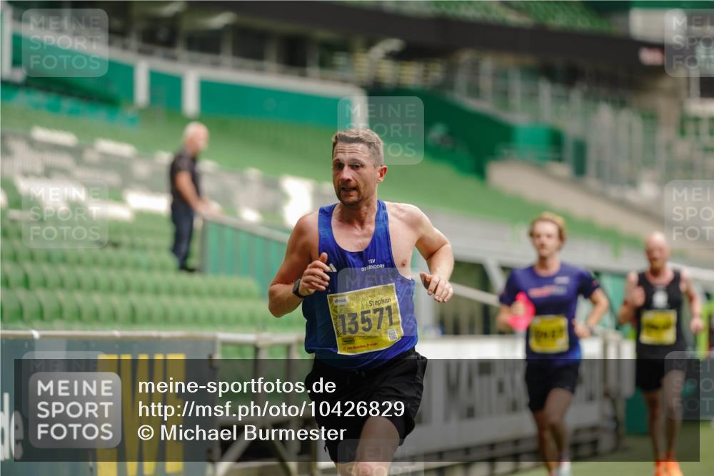 13.09.2026 - 21. swb-Marathon Bremen Michael Burmester http://msf.ph/oto/10426829 13.09.2026 10:17:27 Laufen im Stadion 10597, 12272, 12457, 12458, 13501, 13504, 13510, 13515, 13517, 13522, 13542, 13547, 13554, 13561, 13567, 13569, 13571, 13572, 13576, 13579, 13602, 13603, 13604, 13623, 13630, 13635 meine-sportfotos.de