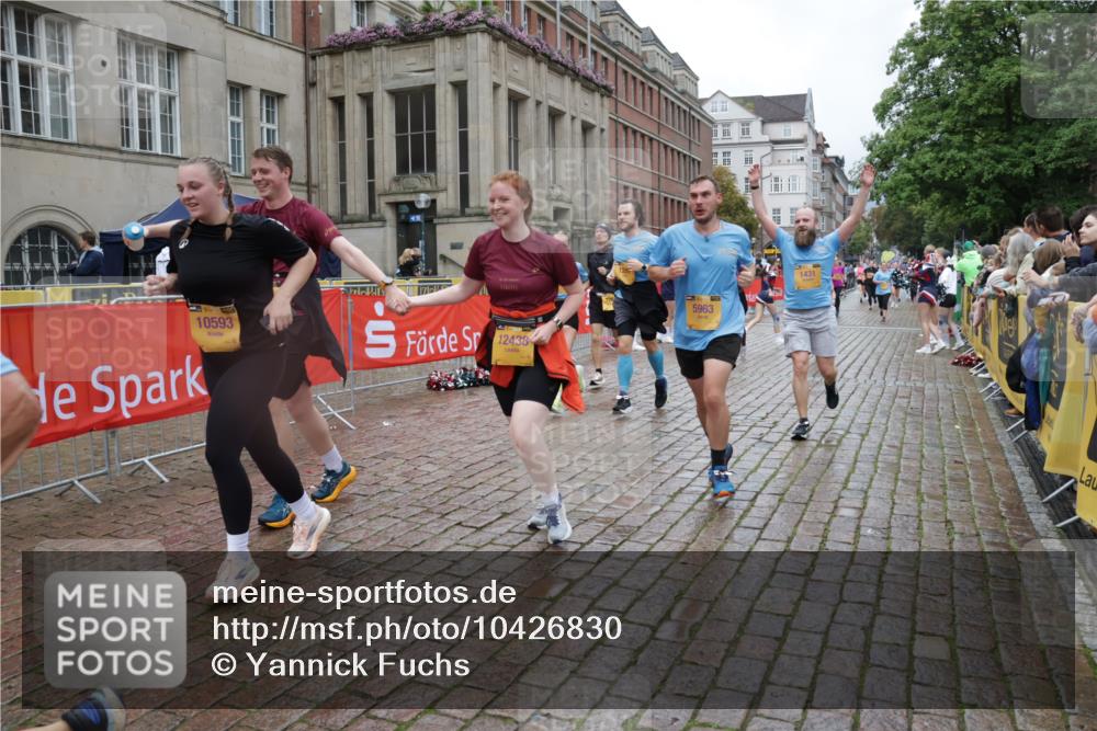 13.09.2026 - Kiel Lauf Yannick Fuchs http://msf.ph/oto/10426830 13.09.2026 11:05:17 Ziel 1186, 1476, 2070, 3159, 3284, 4262, 5002, 6447, 7386, 7716, 7860, 8124, 8949, 10133, 11094, 11341, 711, 1056, 1228, 1289, 1431, 1861, 2093, 2142, 2308, 2804, 4211, 4262, 4391, 5021, 5963, 6393, 6443, 6752, 8149, 9330, 9605, 9647, 10003, 10138, 10217, 10484, 10593, 10679, 11906, 11948, 12406, 12438, 12472, 1491, 2365, 3122, 3352, 3421, 4979, 5888, 5909, 5954, 7899, 8334, 9480, 9589, 9747, 10599, 11160, 11618, 711, 1228, 1289, 1431, 4200, 5963, 6752, 8697, 8950, 8951 meine-sportfotos.de