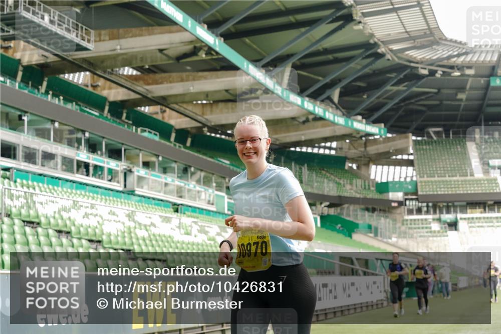 13.09.2026 - 21. swb-Marathon Bremen Michael Burmester http://msf.ph/oto/10426831 13.09.2026 10:50:02 Laufen im Stadion 10413, 10627, 10667, 10710, 10754, 11031, 11254, 11266, 11541, 11712, 11780, 11851, 11942, 11980, 12440, 10161, 10202, 10242, 10349, 10472, 10535, 10651, 10895, 10933, 10970, 11050, 11181, 11244, 11296, 11309, 11367, 11457, 11529, 11530, 11546, 11573, 11574, 11579, 11639, 11675, 11709, 11760, 11821, 12153, 12157, 12177, 12178 meine-sportfotos.de