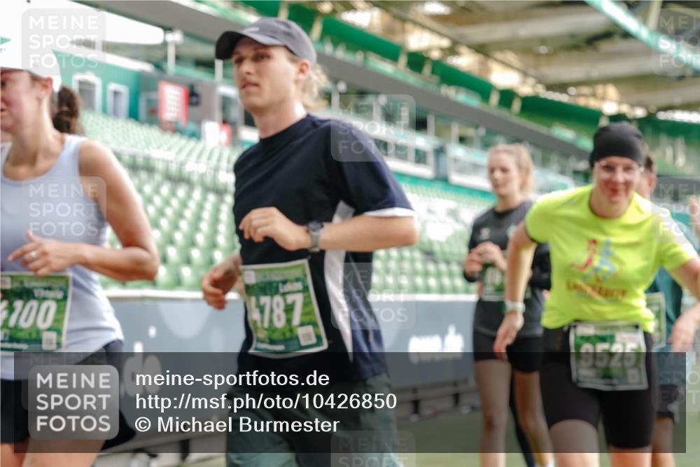 13.09.2026 - 21. swb-Marathon Bremen Michael Burmester http://msf.ph/oto/10426850 13.09.2026 13:25:23 Laufen im Stadion 213, 294, 505, 530, 543, 548, 645, 723, 739, 752, 815, 818, 966, 1273, 1283, 1410, 1443, 1459, 1463, 1471, 1487, 1491, 1504, 1515, 1530, 1561, 1618, 1744, 1828, 1830, 1944, 1953, 2058, 2059, 2095, 2211, 2252, 2267, 2271, 2298, 2308, 2312, 2323, 2354, 2382, 2384, 2465, 2483, 2497, 2506, 2554, 2571, 2591, 2644, 2656, 2675, 2752, 2762, 2776, 2833, 2878, 2896, 2970, 2981, 3005, 3062, 3097, 3142, 3172, 3211, 3259, 3298, 3306, 3312, 3329, 3381, 3390, 3433 meine-sportfotos.de