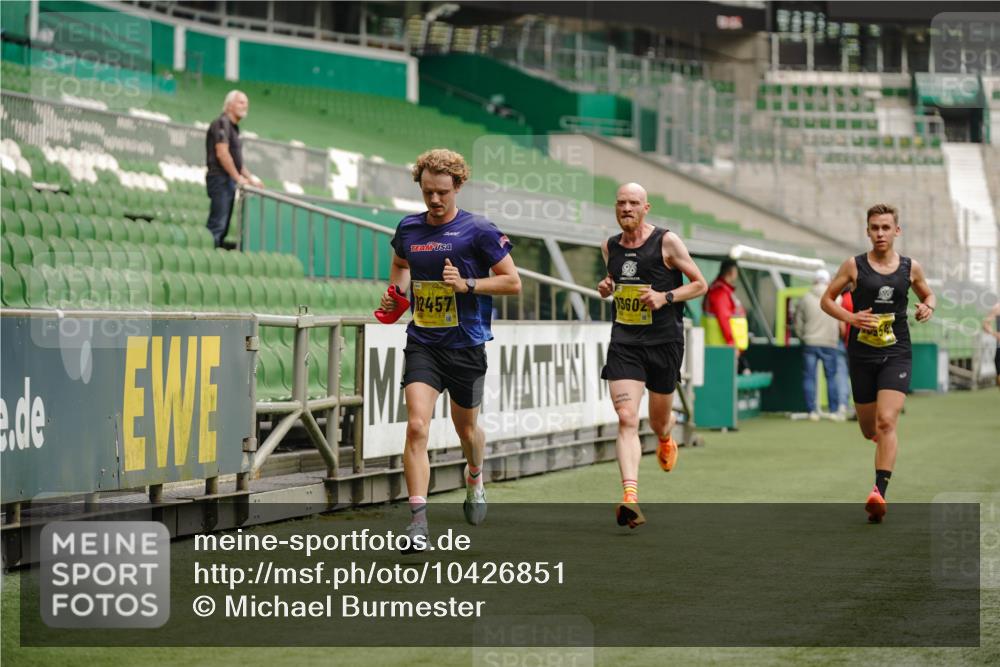13.09.2026 - 21. swb-Marathon Bremen Michael Burmester http://msf.ph/oto/10426851 13.09.2026 10:17:28 Laufen im Stadion 10597, 12272, 12457, 12458, 13501, 13504, 13510, 13515, 13517, 13522, 13542, 13547, 13554, 13561, 13567, 13569, 13571, 13572, 13576, 13579, 13602, 13603, 13604, 13623, 13630, 13635 meine-sportfotos.de