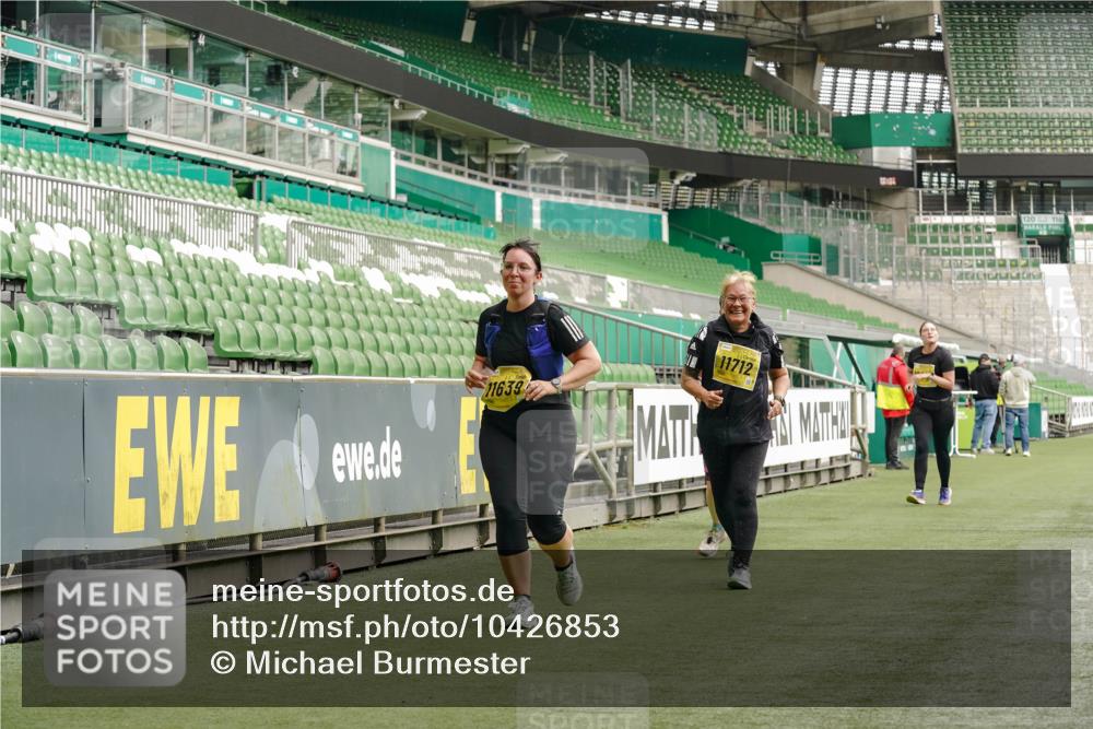 13.09.2026 - 21. swb-Marathon Bremen Michael Burmester http://msf.ph/oto/10426853 13.09.2026 10:50:08 Laufen im Stadion 10413, 10573, 10627, 10667, 10710, 10754, 11031, 11254, 11266, 11541, 11712, 11780, 11851, 11942, 11980, 12440, 10161, 10349, 10472, 10535, 10651, 10895, 10933, 10970, 11050, 11181, 11244, 11296, 11309, 11367, 11457, 11529, 11530, 11546, 11573, 11574, 11579, 11639, 11675, 11709, 11760, 11821, 12157, 12177, 12178 meine-sportfotos.de