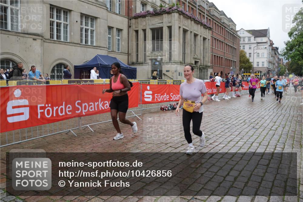 13.09.2026 - Kiel Lauf Yannick Fuchs http://msf.ph/oto/10426856 13.09.2026 11:05:21 Ziel 1476, 2070, 3122, 3159, 3284, 6447, 7386, 7716, 7860, 8124, 8949, 10133, 11094, 11160, 11341, 1056, 1186, 1861, 2093, 2142, 2308, 2804, 4211, 4262, 4391, 5002, 5021, 6393, 6443, 8149, 9330, 9605, 9647, 10003, 10138, 10217, 10484, 10679, 11906, 11948, 12406, 12472, 1491, 2365, 3352, 3421, 4979, 5888, 5909, 5954, 6162, 7899, 8334, 9480, 9589, 9747, 10599, 11618, 12012, 711, 1228, 1289, 1431, 5963, 6443, 6752, 8697 meine-sportfotos.de