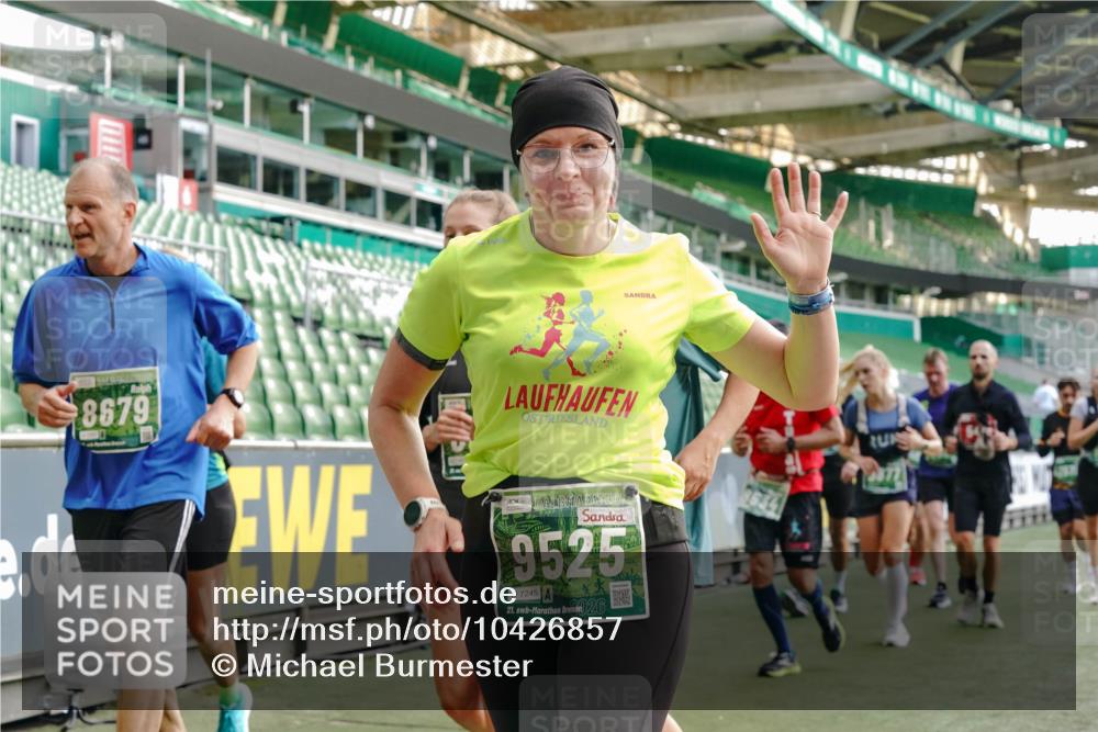 13.09.2026 - 21. swb-Marathon Bremen Michael Burmester http://msf.ph/oto/10426857 13.09.2026 13:25:23 Laufen im Stadion 213, 294, 505, 530, 543, 548, 645, 723, 739, 752, 815, 818, 966, 1273, 1283, 1410, 1443, 1459, 1463, 1471, 1487, 1491, 1504, 1515, 1530, 1561, 1618, 1744, 1828, 1830, 1944, 1953, 2058, 2059, 2095, 2211, 2252, 2267, 2271, 2298, 2308, 2312, 2323, 2354, 2382, 2384, 2465, 2483, 2497, 2506, 2554, 2571, 2591, 2644, 2656, 2675, 2752, 2762, 2776, 2833, 2878, 2896, 2970, 2981, 3005, 3062, 3097, 3142, 3172, 3211, 3259, 3298, 3306, 3312, 3329, 3381, 3390, 3433 meine-sportfotos.de