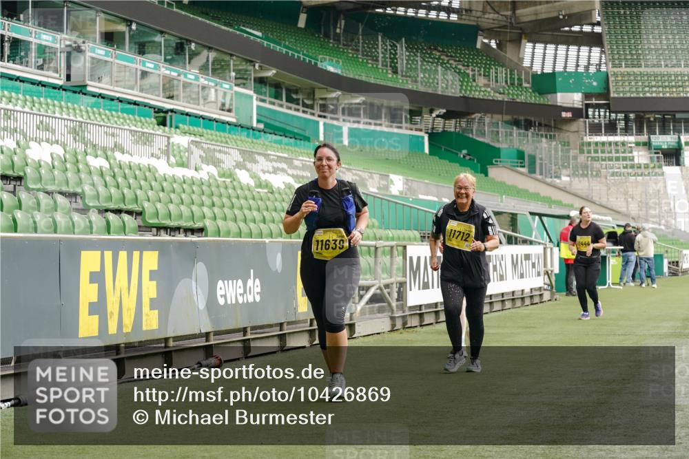 13.09.2026 - 21. swb-Marathon Bremen Michael Burmester http://msf.ph/oto/10426869 13.09.2026 10:50:09 Laufen im Stadion 10413, 10573, 10627, 10667, 10710, 10754, 11031, 11254, 11266, 11541, 11712, 11780, 11851, 11942, 11980, 12440, 10161, 10349, 10472, 10535, 10651, 10895, 10933, 10970, 11050, 11181, 11244, 11296, 11309, 11367, 11457, 11529, 11530, 11546, 11573, 11574, 11579, 11639, 11675, 11709, 11760, 11821, 12157, 12177, 12178 meine-sportfotos.de