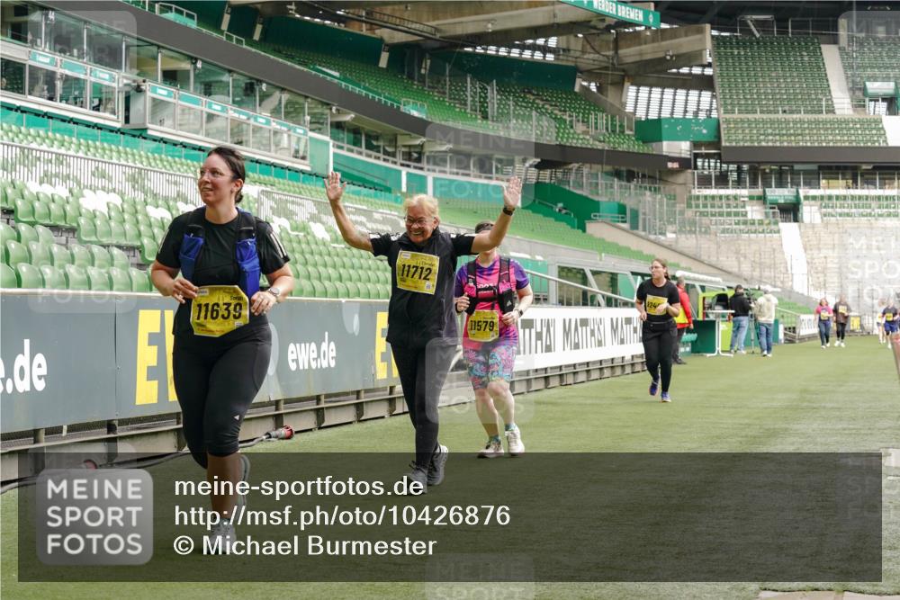 13.09.2026 - 21. swb-Marathon Bremen Michael Burmester http://msf.ph/oto/10426876 13.09.2026 10:50:11 Laufen im Stadion 10413, 10573, 10627, 10667, 10710, 10754, 11031, 11254, 11266, 11541, 11712, 11780, 11851, 11942, 11980, 12440, 10161, 10349, 10472, 10535, 10651, 10895, 10933, 10970, 11050, 11181, 11244, 11296, 11309, 11367, 11457, 11529, 11530, 11546, 11573, 11574, 11579, 11639, 11675, 11709, 11760, 11821, 12157, 12177, 12178 meine-sportfotos.de