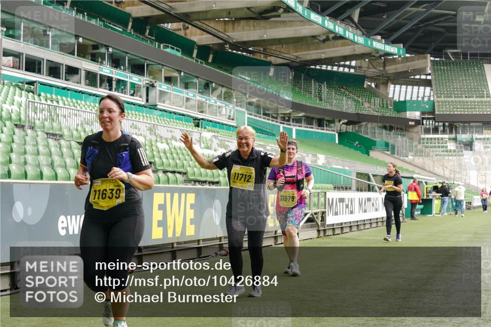 13.09.2026 - 21. swb-Marathon Bremen Michael Burmester http://msf.ph/oto/10426884 13.09.2026 10:50:11 Laufen im Stadion 10413, 10573, 10627, 10667, 10710, 10754, 11031, 11254, 11266, 11541, 11712, 11780, 11851, 11942, 11980, 12440, 10161, 10349, 10472, 10535, 10651, 10895, 10933, 10970, 11050, 11181, 11244, 11296, 11309, 11367, 11457, 11529, 11530, 11546, 11573, 11574, 11579, 11639, 11675, 11709, 11760, 11821, 12157, 12177, 12178 meine-sportfotos.de