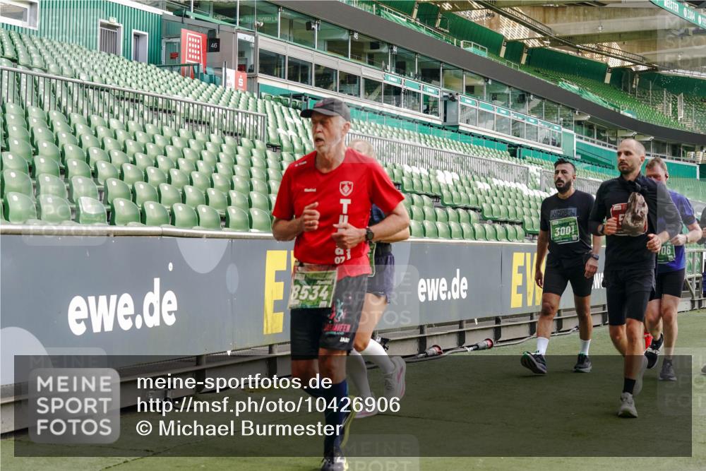 13.09.2026 - 21. swb-Marathon Bremen Michael Burmester http://msf.ph/oto/10426906 13.09.2026 13:25:25 Laufen im Stadion 213, 294, 505, 530, 543, 548, 645, 723, 739, 752, 815, 818, 966, 1273, 1283, 1410, 1443, 1459, 1463, 1471, 1487, 1491, 1504, 1515, 1530, 1561, 1618, 1744, 1828, 1830, 1944, 1953, 2058, 2059, 2095, 2211, 2252, 2267, 2271, 2298, 2308, 2312, 2323, 2354, 2382, 2384, 2465, 2483, 2497, 2506, 2508, 2554, 2558, 2571, 2591, 2644, 2656, 2675, 2752, 2762, 2776, 2833, 2878, 2896, 2970, 2981, 3005, 3062, 3097, 3142, 3172, 3211, 3259, 3298, 3306, 3312, 3329, 3381, 3390, 3433 meine-sportfotos.de