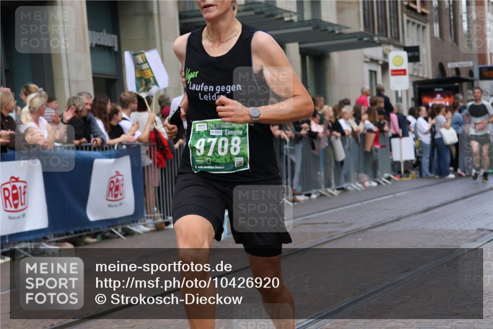 13.09.2026 - 21. swb-Marathon Bremen Strokosch-Dieckow http://msf.ph/oto/10426920 13.09.2026 13:06:49 Ziel 749, 1540, 1863, 3794, 3973, 4808, 6053, 7636, 7876, 8888, 8980, 9708, 9927, 508, 521, 788, 1009, 1770, 1921, 2832, 3127, 3910, 4574, 4777, 5238, 6784, 6951, 8580, 8888 meine-sportfotos.de