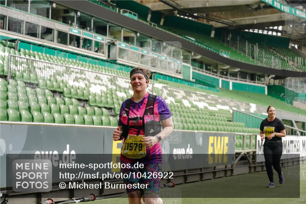 13.09.2026 - 21. swb-Marathon Bremen Michael Burmester http://msf.ph/oto/10426922 13.09.2026 10:50:14 Laufen im Stadion 10413, 10573, 10627, 10667, 10710, 10754, 11031, 11254, 11266, 11712, 11780, 11851, 11942, 12440, 10161, 10349, 10472, 10535, 10895, 10933, 10970, 11050, 11181, 11244, 11296, 11309, 11367, 11457, 11529, 11530, 11546, 11573, 11574, 11579, 11639, 11675, 11709, 11760, 11821, 12157 meine-sportfotos.de