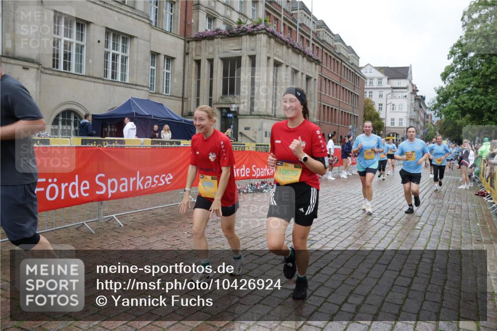 13.09.2026 - Kiel Lauf Yannick Fuchs http://msf.ph/oto/10426924 13.09.2026 11:05:30 Ziel 1476, 1491, 2070, 2365, 3122, 3352, 3421, 4979, 5888, 5909, 5954, 7386, 7716, 7899, 8334, 9480, 9589, 9747, 10133, 11160, 1186, 1476, 2070, 2093, 2142, 2308, 3159, 3284, 4262, 4391, 5002, 5021, 6393, 6447, 7386, 7716, 7860, 8124, 8149, 8949, 9330, 9605, 9647, 10003, 10138, 10679, 11094, 11341, 2959, 4058, 4148, 4153, 4764, 5526, 5925, 6162, 6668, 8323, 8498, 8879, 9279, 10386, 10557, 10599, 11049, 11618, 12012, 12233, 12649, 1056, 1861, 2093, 2804, 4211, 4391, 6393, 8149 meine-sportfotos.de
