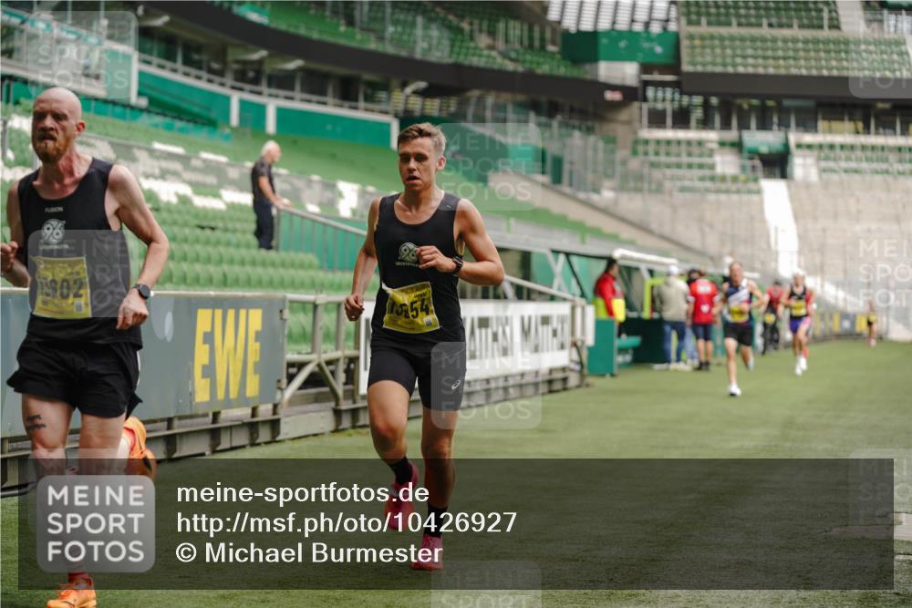 13.09.2026 - 21. swb-Marathon Bremen Michael Burmester http://msf.ph/oto/10426927 13.09.2026 10:17:31 Laufen im Stadion 10597, 12272, 12457, 12458, 13501, 13504, 13510, 13515, 13517, 13522, 13542, 13547, 13554, 13561, 13567, 13569, 13571, 13572, 13576, 13579, 13602, 13603, 13604, 13623, 13630, 13635, 13643 meine-sportfotos.de