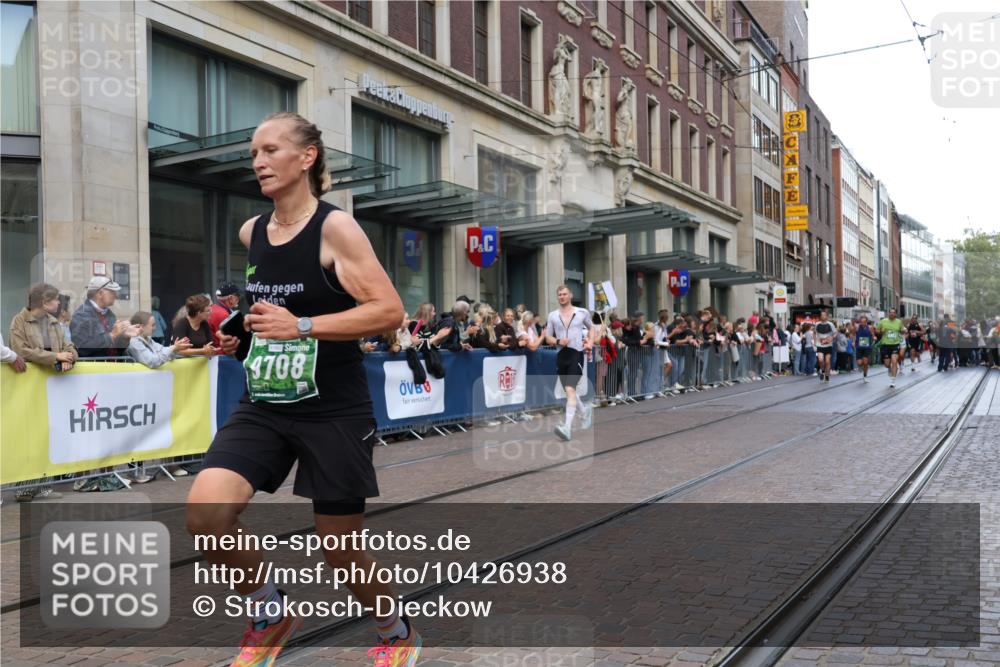 13.09.2026 - 21. swb-Marathon Bremen Strokosch-Dieckow http://msf.ph/oto/10426938 13.09.2026 13:06:49 Ziel 749, 1540, 1863, 3794, 3973, 4808, 6053, 7636, 7876, 8888, 8980, 9708, 9927, 508, 521, 788, 1009, 1770, 1921, 2832, 3127, 3910, 4574, 4777, 5238, 6784, 6951, 8580, 8888 meine-sportfotos.de