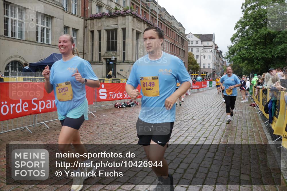 13.09.2026 - Kiel Lauf Yannick Fuchs http://msf.ph/oto/10426944 13.09.2026 11:05:32 Ziel 1491, 2365, 3122, 3352, 3421, 4979, 5888, 5909, 5954, 7899, 8334, 9480, 9589, 9747, 10133, 10599, 11160, 11618, 1186, 1476, 2070, 2093, 2142, 2308, 3159, 3284, 4262, 5002, 5021, 6447, 7386, 7716, 7860, 8124, 8149, 8949, 9330, 9605, 10003, 10133, 10138, 11094, 11341, 2959, 4058, 4148, 4153, 4764, 5526, 5925, 6162, 6668, 8323, 8498, 8879, 9279, 10386, 10557, 11049, 12012, 12233, 12649, 1056, 1861, 2093, 2804, 4211, 4391, 6393, 8149 meine-sportfotos.de