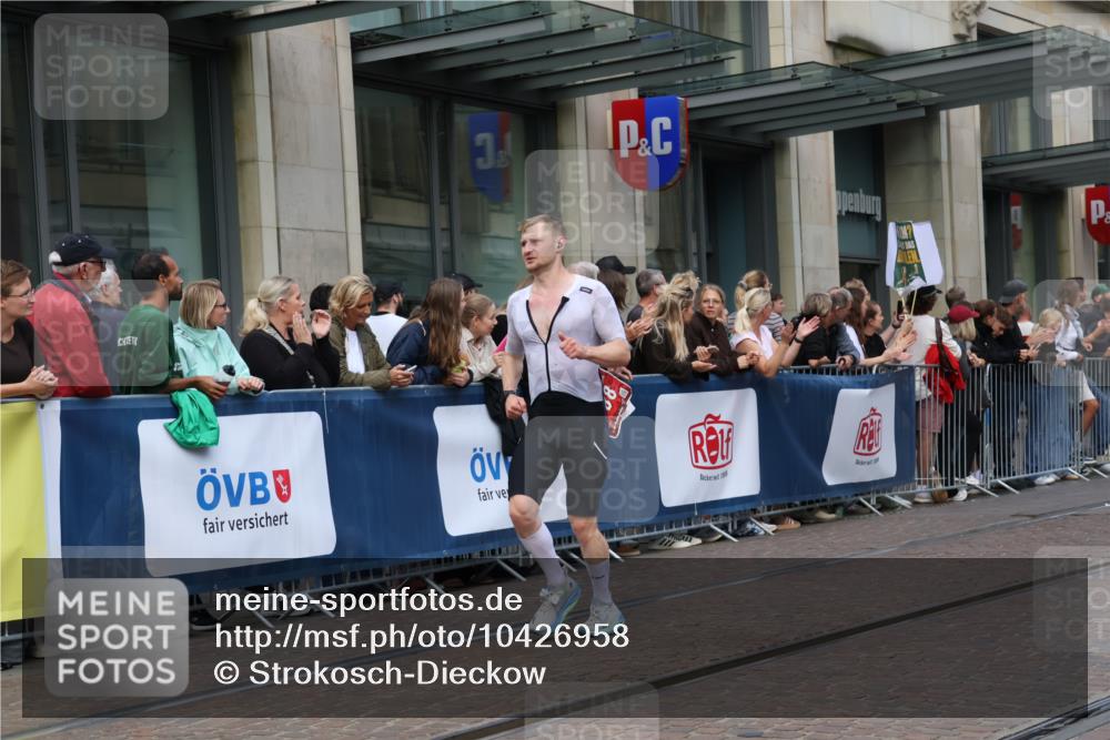 13.09.2026 - 21. swb-Marathon Bremen Strokosch-Dieckow http://msf.ph/oto/10426958 13.09.2026 13:06:50 Ziel 749, 1540, 1863, 3118, 3794, 3973, 4808, 6053, 7636, 7876, 8980, 9708, 9927, 508, 521, 788, 1009, 1770, 1921, 2832, 3127, 3910, 4574, 4777, 5238, 6784, 6951, 8580, 8888 meine-sportfotos.de