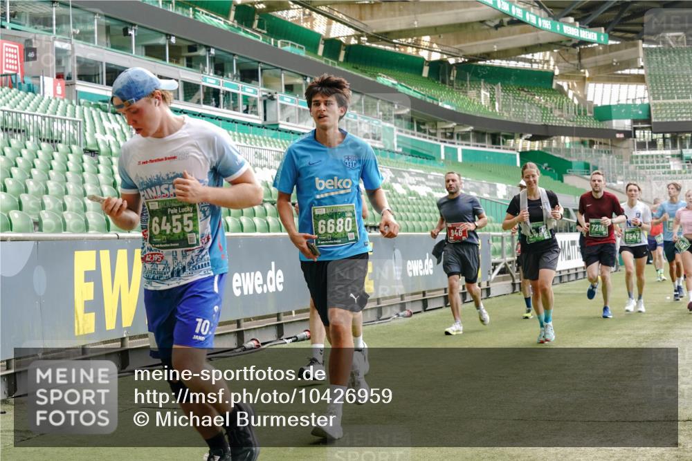 13.09.2026 - 21. swb-Marathon Bremen Michael Burmester http://msf.ph/oto/10426959 13.09.2026 13:02:21 Laufen im Stadion 150, 282, 318, 440, 531, 722, 930, 936, 946, 1006, 1067, 1163, 1250, 1436, 1448, 1460, 1582, 1611, 1896, 2033, 2047, 2062, 2276, 2292, 2345, 2364, 2370, 2378, 2421, 2491, 2513, 2561, 2627, 2638, 2666, 2668, 2779, 2900, 2987, 3013, 3044, 3114, 3163, 3164, 3187, 3248, 3258, 3294, 3334, 3372, 3374, 3375, 3392, 3460, 3496, 3526, 3527, 3576, 3585, 3603, 3667, 3721, 3806, 3852, 3893, 3938, 3970, 3983, 4000, 4077, 4133, 4506, 4558 meine-sportfotos.de