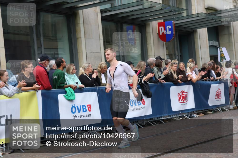 13.09.2026 - 21. swb-Marathon Bremen Strokosch-Dieckow http://msf.ph/oto/10426967 13.09.2026 13:06:51 Ziel 749, 1540, 1863, 3118, 3794, 3973, 4808, 6053, 7636, 7876, 8980, 9708, 9927, 508, 521, 749, 788, 1009, 1770, 1921, 2832, 3127, 3910, 4574, 4777, 5238, 6784, 6951, 8580, 8888 meine-sportfotos.de