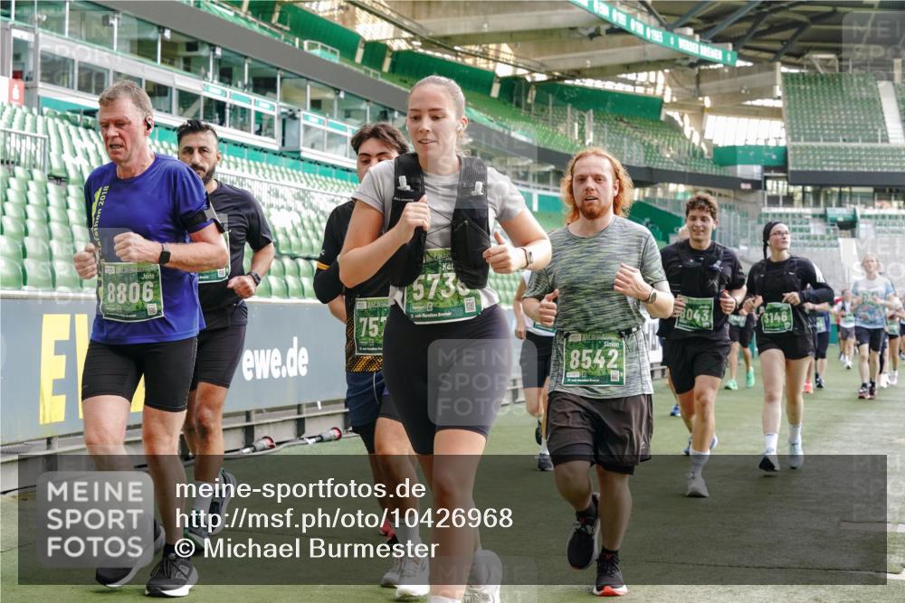 13.09.2026 - 21. swb-Marathon Bremen Michael Burmester http://msf.ph/oto/10426968 13.09.2026 13:25:27 Laufen im Stadion 213, 294, 505, 530, 543, 548, 645, 723, 739, 752, 815, 818, 966, 1273, 1283, 1410, 1443, 1459, 1463, 1471, 1487, 1491, 1504, 1515, 1530, 1561, 1618, 1744, 1828, 1830, 1944, 1953, 2058, 2059, 2095, 2211, 2252, 2267, 2271, 2298, 2308, 2312, 2323, 2354, 2382, 2384, 2483, 2497, 2506, 2508, 2554, 2558, 2571, 2591, 2644, 2656, 2675, 2752, 2762, 2776, 2833, 2878, 2896, 2970, 2981, 3005, 3062, 3097, 3142, 3172, 3211, 3259, 3298, 3306, 3312, 3329, 3381, 3390, 3433 meine-sportfotos.de