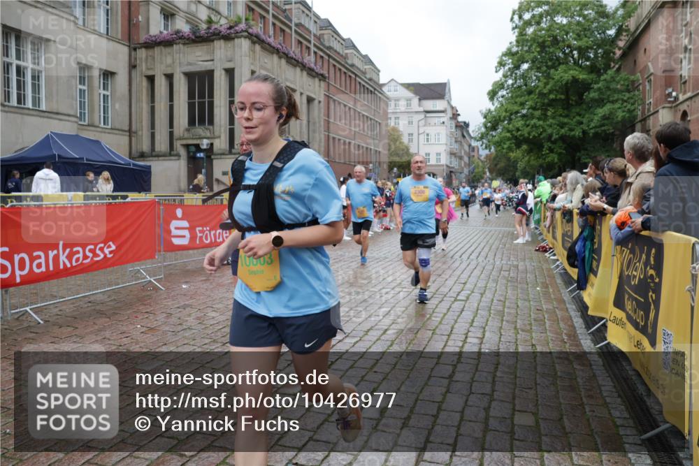 13.09.2026 - Kiel Lauf Yannick Fuchs http://msf.ph/oto/10426977 13.09.2026 11:05:39 Ziel 1491, 2365, 3352, 4979, 5888, 5909, 5954, 6162, 7899, 8334, 9480, 9589, 9747, 10599, 11618, 12012, 12233, 1186, 1476, 1491, 2070, 2308, 3122, 3159, 3284, 3421, 4262, 5002, 6447, 7386, 7716, 7860, 8124, 8334, 8949, 9605, 10003, 10133, 11094, 11160, 11341, 2959, 3475, 4058, 4148, 4153, 4392, 4764, 5187, 5526, 5756, 5925, 6307, 6668, 6823, 8323, 8498, 8879, 9016, 9279, 9757, 10386, 10557, 11049, 11218, 12133, 12356, 12649, 2093, 8149 meine-sportfotos.de