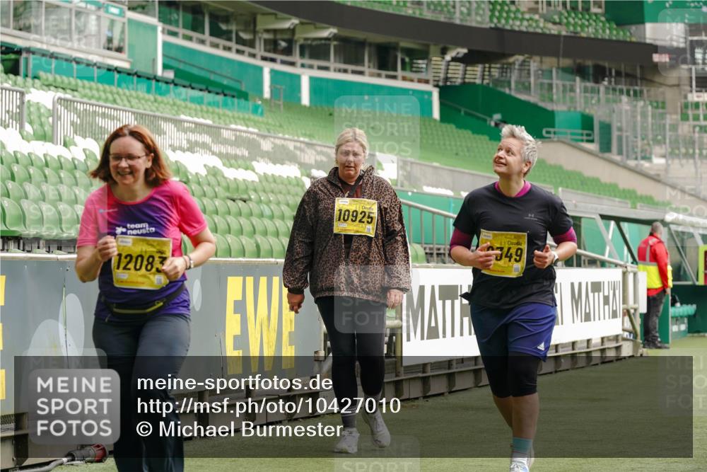 13.09.2026 - 21. swb-Marathon Bremen Michael Burmester http://msf.ph/oto/10427010 13.09.2026 10:50:38 Laufen im Stadion 10533, 10534, 10573, 10627, 10667, 10710, 11031, 11254, 11266, 11352, 11496, 11712, 11780, 11807, 11851, 12440, 12535, 10161, 10264, 10349, 10535, 10895, 10933, 10970, 11050, 11104, 11244, 11262, 11296, 11443, 11457, 11529, 11530, 11546, 11573, 11574, 11579, 11639, 11663, 11675, 11760, 12157, 12340, 12444 meine-sportfotos.de