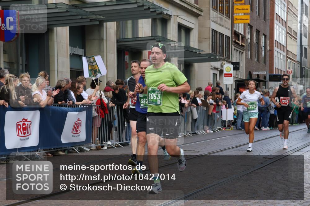 13.09.2026 - 21. swb-Marathon Bremen Strokosch-Dieckow http://msf.ph/oto/10427014 13.09.2026 13:06:54 Ziel 1540, 1863, 3043, 3118, 3794, 3973, 4743, 4808, 6053, 7636, 7876, 8980, 9708, 9927, 508, 521, 749, 788, 1009, 2832, 3127, 3910, 4574, 4777, 5238, 6784, 6951, 8580, 8888 meine-sportfotos.de