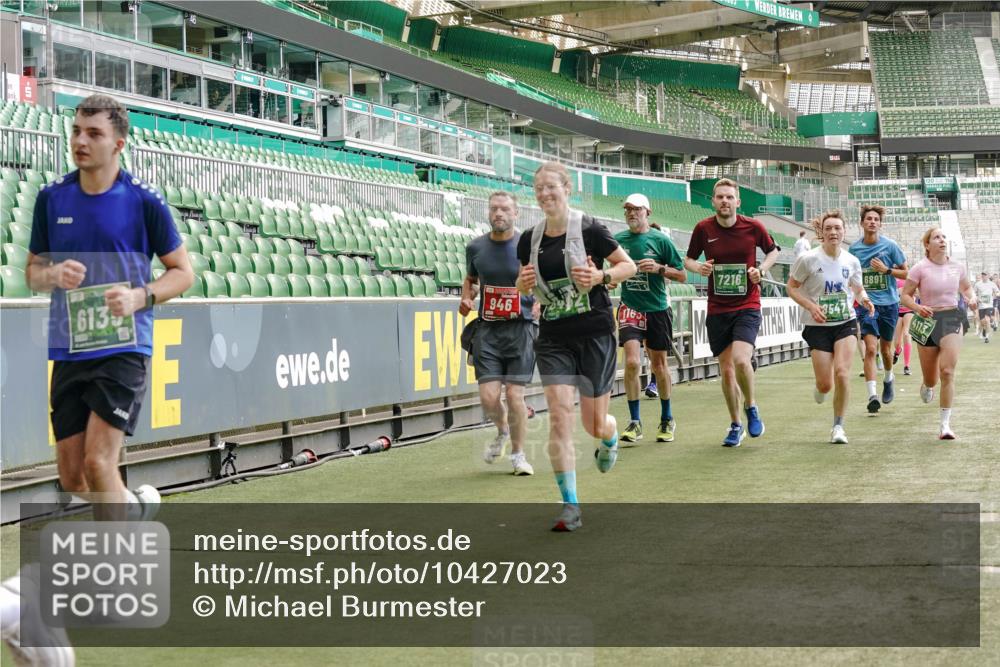 13.09.2026 - 21. swb-Marathon Bremen Michael Burmester http://msf.ph/oto/10427023 13.09.2026 13:02:22 Laufen im Stadion 150, 282, 318, 440, 531, 722, 930, 936, 946, 1006, 1014, 1067, 1163, 1250, 1436, 1448, 1460, 1582, 1611, 1896, 2033, 2047, 2062, 2276, 2292, 2345, 2364, 2370, 2378, 2421, 2491, 2513, 2561, 2627, 2638, 2666, 2668, 2779, 2900, 2987, 3013, 3044, 3114, 3163, 3164, 3187, 3248, 3258, 3294, 3334, 3372, 3374, 3375, 3392, 3460, 3496, 3526, 3527, 3576, 3585, 3603, 3667, 3721, 3806, 3852, 3893, 3938, 3970, 3983, 4000, 4077, 4133, 4506, 4558 meine-sportfotos.de