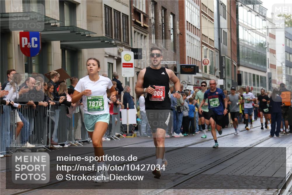 13.09.2026 - 21. swb-Marathon Bremen Strokosch-Dieckow http://msf.ph/oto/10427034 13.09.2026 13:06:55 Ziel 1540, 1863, 2706, 3043, 3118, 3794, 3973, 4743, 4808, 6053, 7636, 7876, 8098, 8980, 9708, 9927, 508, 521, 749, 788, 1009, 3127, 3910, 4574, 4777, 5238, 6784, 6951, 8580, 8888 meine-sportfotos.de