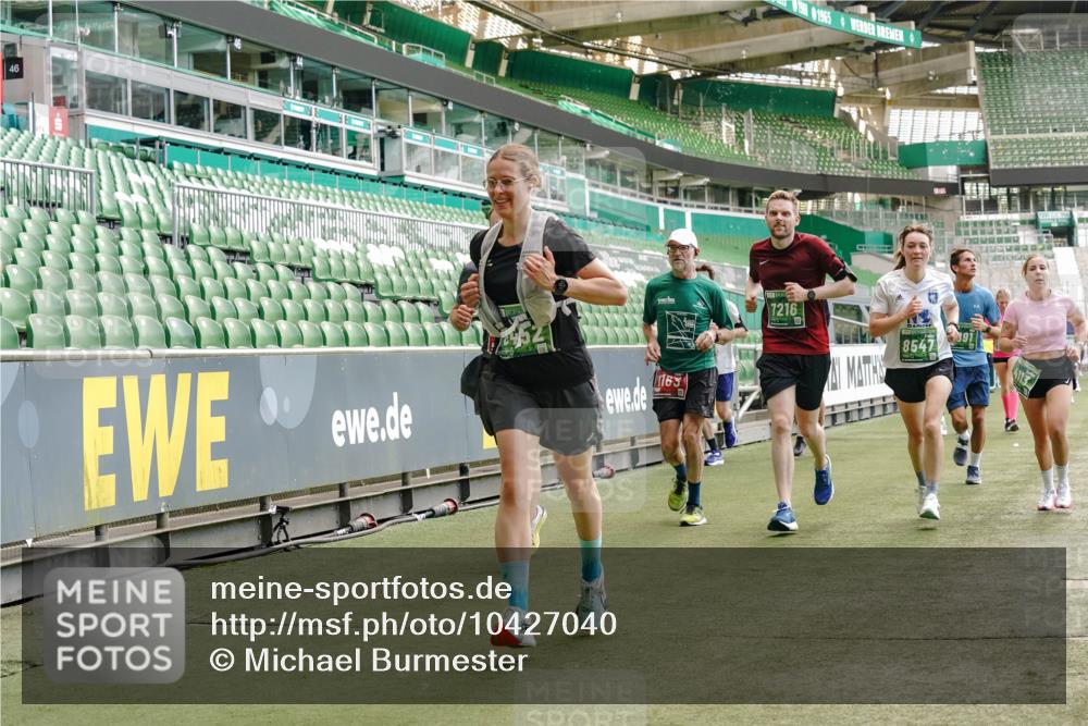 13.09.2026 - 21. swb-Marathon Bremen Michael Burmester http://msf.ph/oto/10427040 13.09.2026 13:02:23 Laufen im Stadion 150, 282, 318, 440, 531, 722, 930, 936, 946, 1006, 1014, 1067, 1163, 1250, 1436, 1448, 1460, 1582, 1611, 1896, 2033, 2047, 2062, 2276, 2292, 2345, 2364, 2370, 2378, 2421, 2491, 2513, 2561, 2627, 2638, 2666, 2668, 2779, 2900, 2987, 3013, 3044, 3114, 3163, 3164, 3187, 3248, 3258, 3294, 3334, 3372, 3374, 3375, 3392, 3460, 3496, 3526, 3527, 3576, 3585, 3603, 3667, 3721, 3806, 3852, 3893, 3938, 3970, 3983, 4000, 4077, 4133, 4506, 4558 meine-sportfotos.de