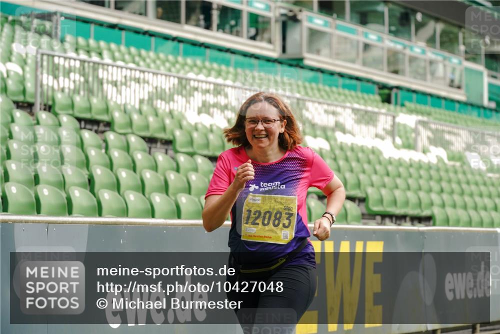 13.09.2026 - 21. swb-Marathon Bremen Michael Burmester http://msf.ph/oto/10427048 13.09.2026 10:50:40 Laufen im Stadion 10533, 10534, 10573, 10627, 10667, 10710, 11031, 11266, 11352, 11496, 11712, 11780, 11807, 12377, 12408, 12440, 12535, 10161, 10264, 10349, 10535, 10895, 10933, 10970, 11050, 11104, 11262, 11296, 11443, 11457, 11529, 11530, 11546, 11573, 11579, 11639, 11663, 11675, 11698, 11760, 12157, 12340, 12444 meine-sportfotos.de