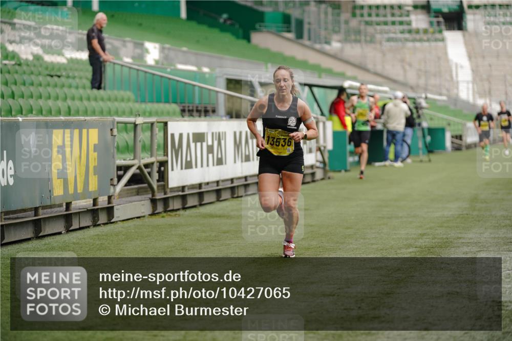 13.09.2026 - 21. swb-Marathon Bremen Michael Burmester http://msf.ph/oto/10427065 13.09.2026 10:17:48 Laufen im Stadion 10597, 12272, 12457, 12458, 13501, 13504, 13510, 13515, 13517, 13522, 13533, 13536, 13542, 13543, 13547, 13554, 13561, 13567, 13569, 13571, 13572, 13576, 13579, 13582, 13602, 13603, 13604, 13623, 13630, 13635, 13643 meine-sportfotos.de