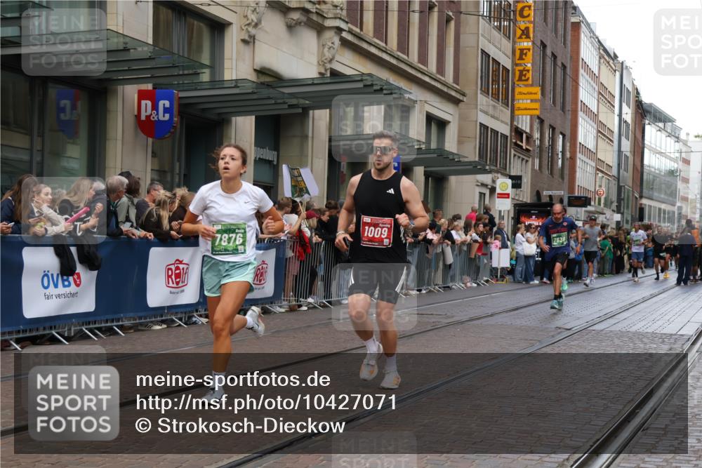 13.09.2026 - 21. swb-Marathon Bremen Strokosch-Dieckow http://msf.ph/oto/10427071 13.09.2026 13:06:56 Ziel 1540, 1863, 2706, 3043, 3118, 3794, 3973, 4743, 4808, 6053, 7636, 7876, 8098, 8980, 9708, 9927, 508, 521, 749, 788, 1009, 3127, 3910, 4574, 4777, 5238, 6784, 6951, 8580, 8888, 9708 meine-sportfotos.de